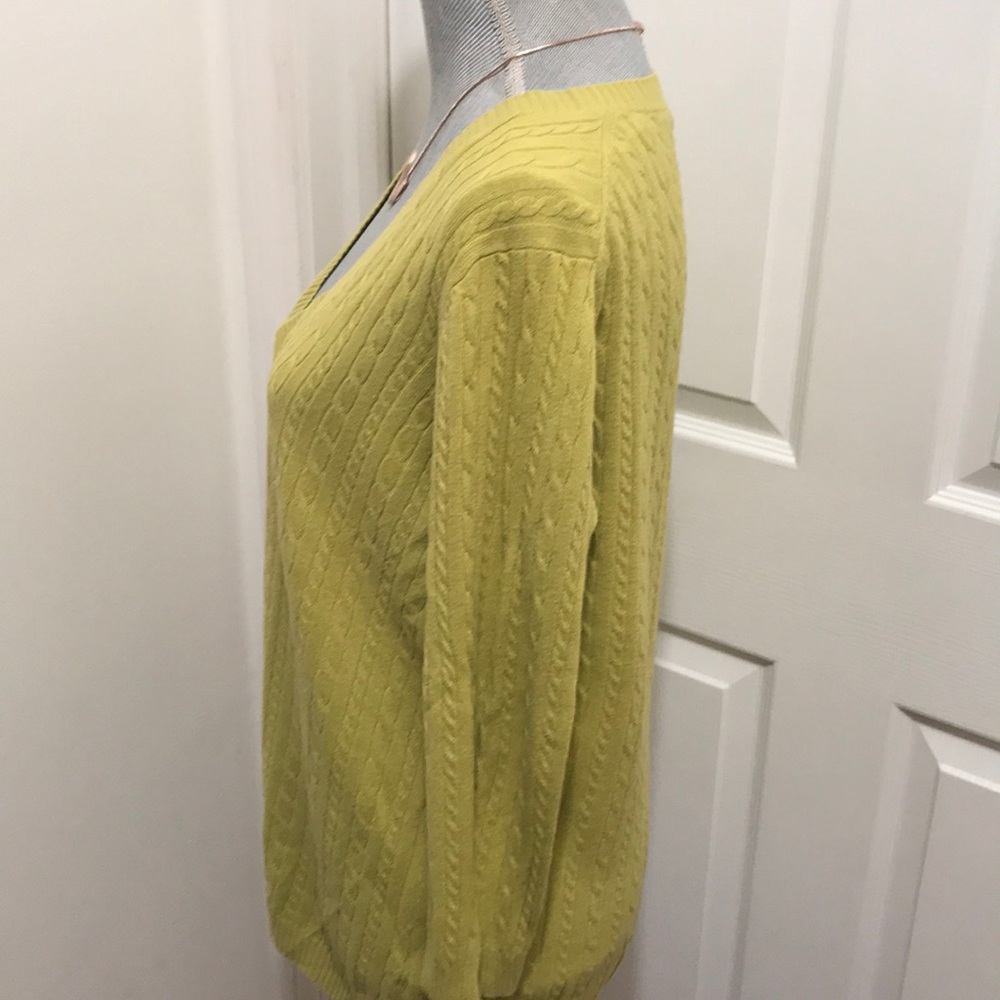 ❤️SOLD❤️Gap Sweater - Picture 3 of 5